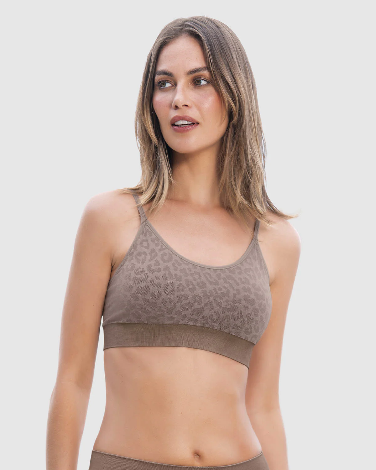 Top en animal print ultraligero en tecnología seamless - Imagen 9