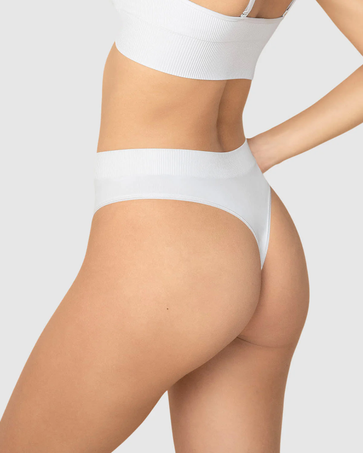 Paquete x 3 brasileras tiro alto en tecnología Seamless de tacto ultrasuave - Imagen 7