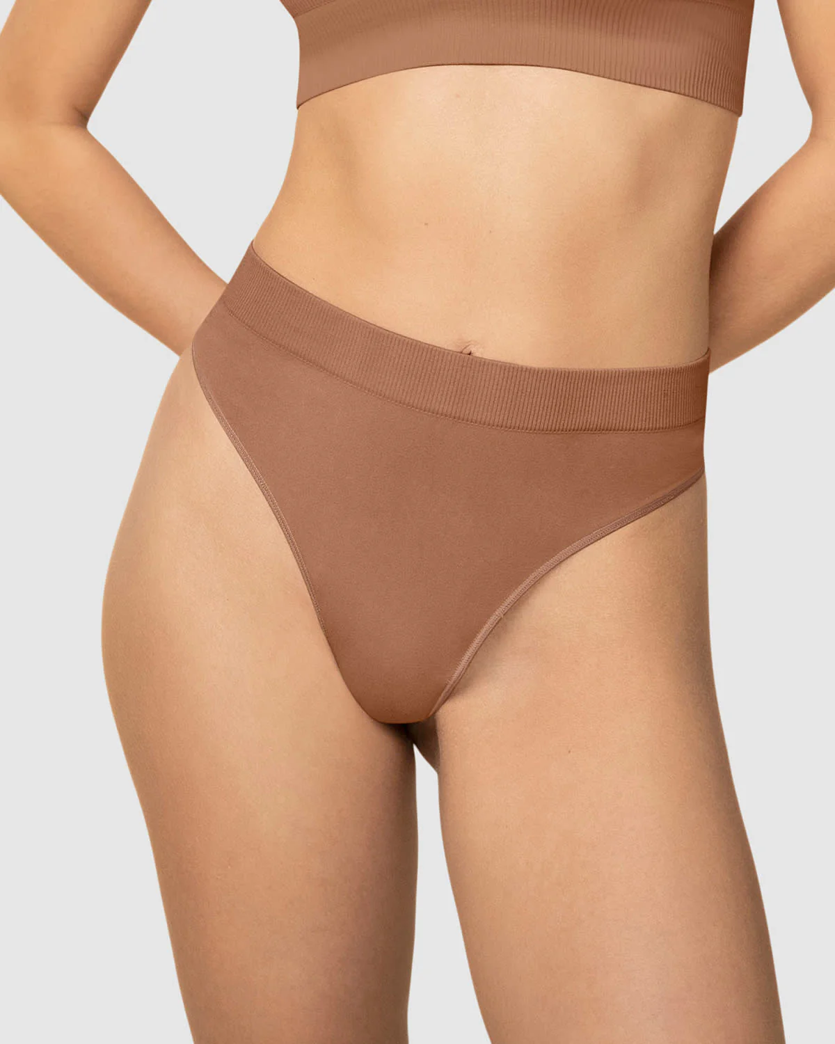 Paquete x 3 brasileras tiro alto en tecnología Seamless de tacto ultrasuave - Imagen 3