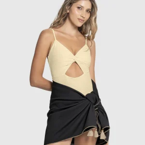 Pareo rectangular multiusos con borlas en las puntas