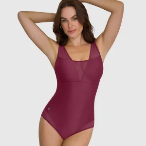 Vestido de baño entero con detalles en tul en escote y piernas