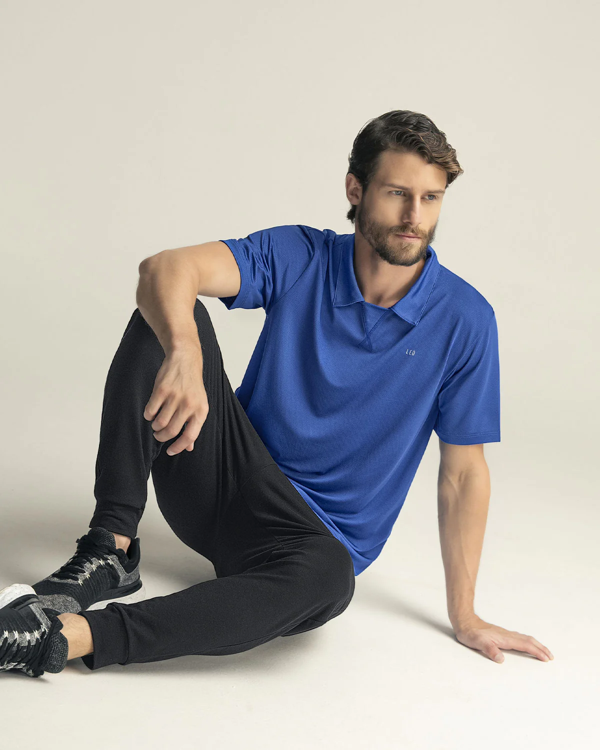 Camiseta deportiva transpirable con cuello tipo polo - Imagen 3