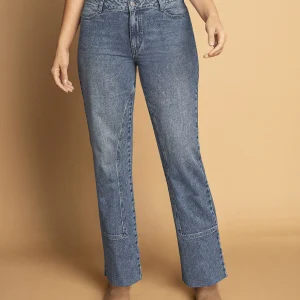 Jean bota recta con ruedo rústico