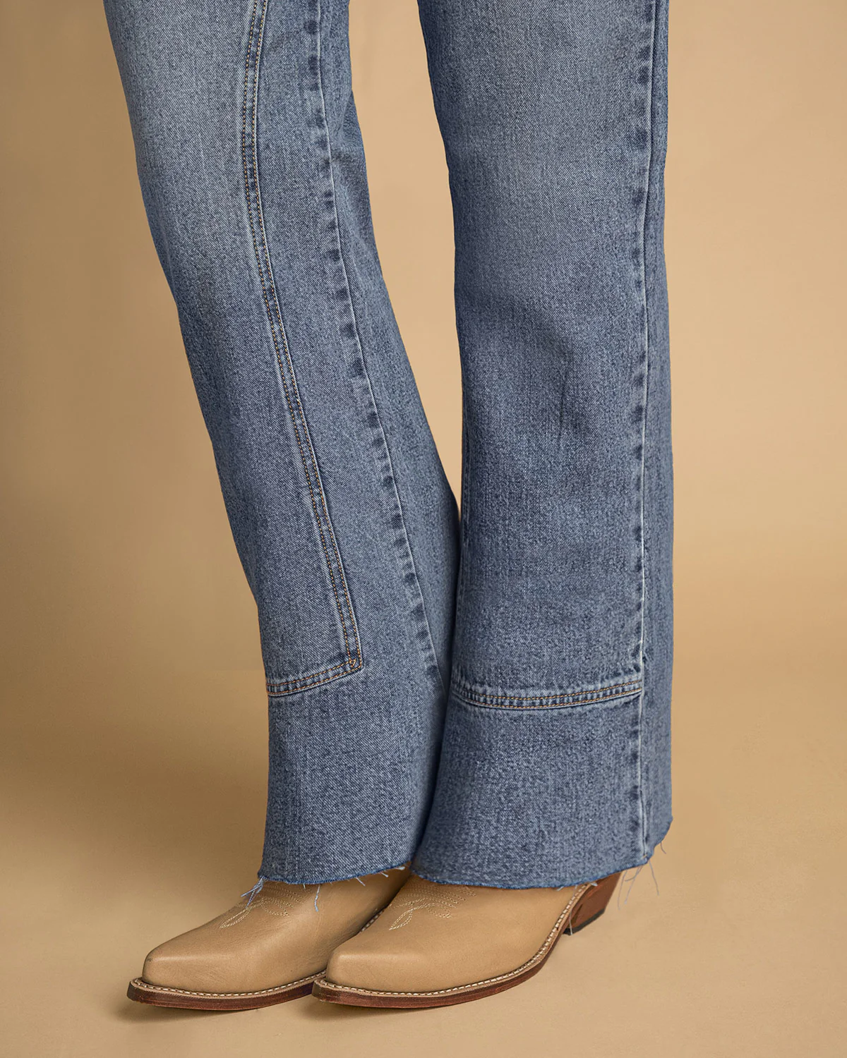 Jean bota recta con ruedo rústico - Imagen 4