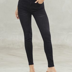 Jean skinny levanta cola