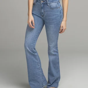 Jean levanta cola bota flare