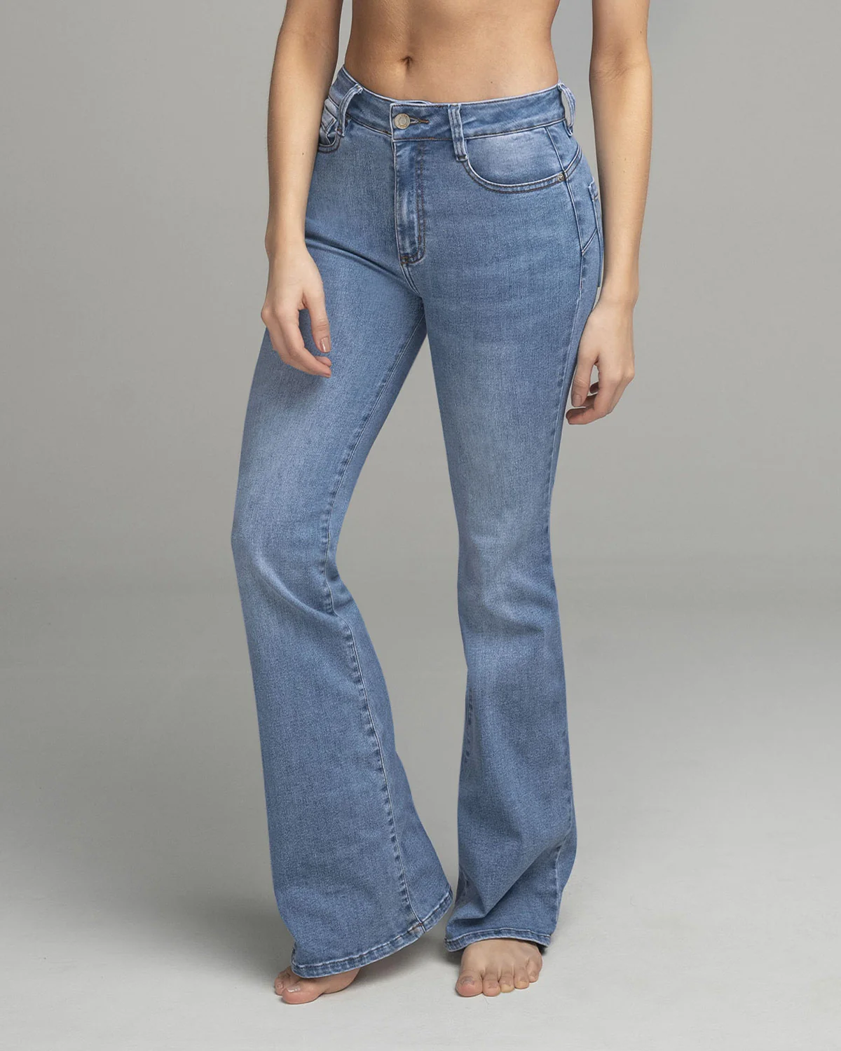 Jean levanta cola bota flare