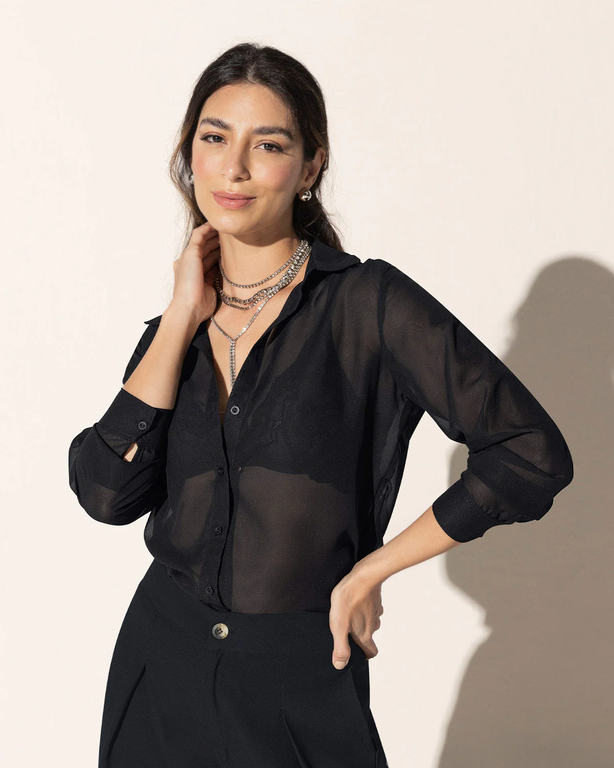 Blusa manga larga elaborada en tela con transparencia - Imagen 5