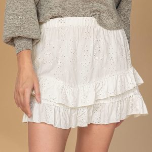 Falda corta con boleros en pico