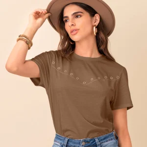 Camiseta manga corta con ojaletes en frente