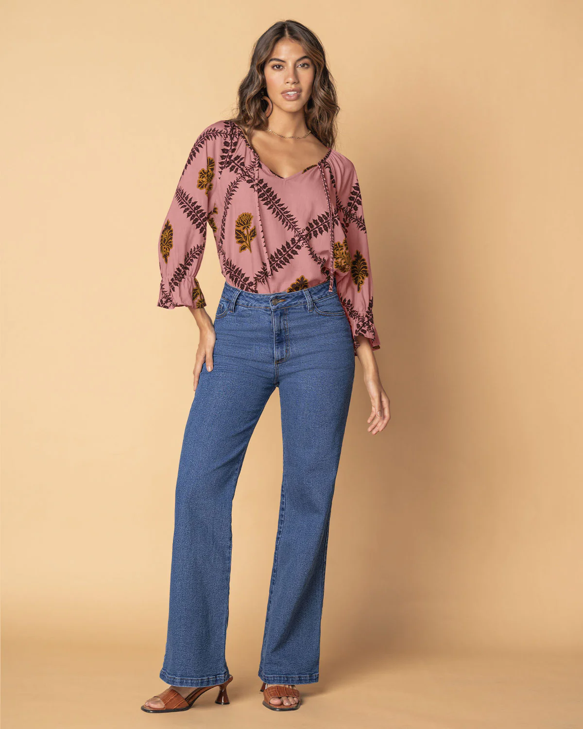 Blusa estampada manga 3/4 con elástico y bolero en puños - Imagen 4