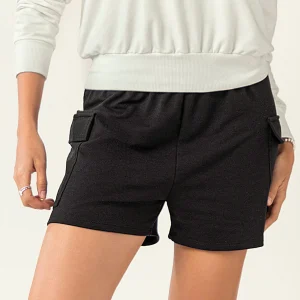 Short corto con bolsillos tipo cargo con tapa