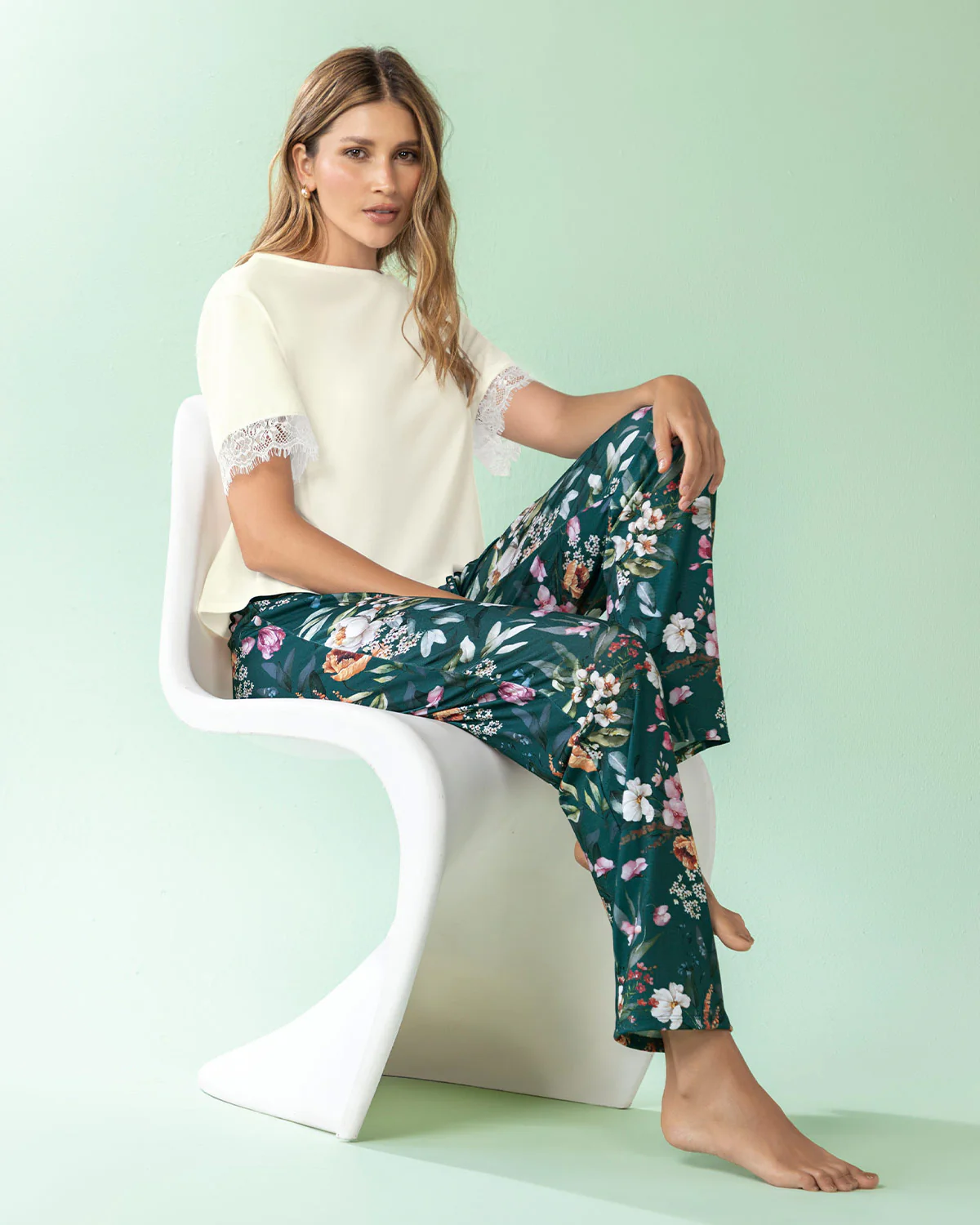 Pantalón de pijama con estampado navideño para mujer - Imagen 4