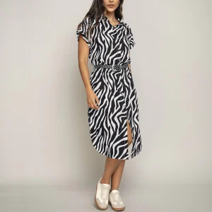 Vestido largo abotonable con cuello