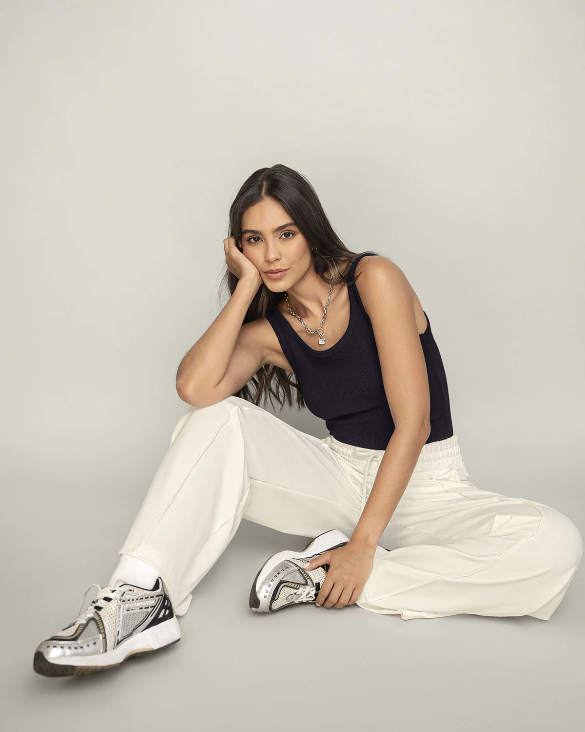 Pantalón tipo jogger con bota ancha - Imagen 7