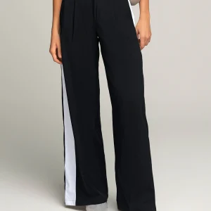 Pantalón bota ancha con bolsillos funcionales