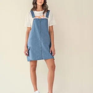 Vestido corto con bolsillos tipo cargo