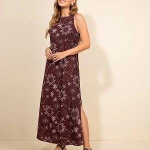 Vestido largo silueta amplia con abertura lateral