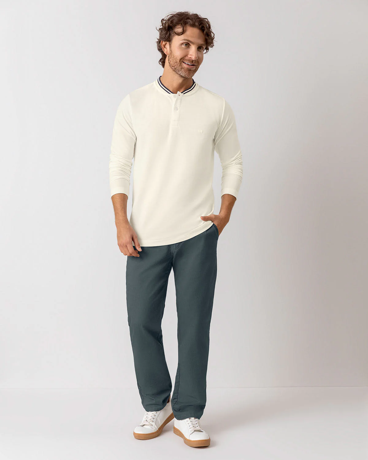 Camiseta manga larga con perilla funcional y logo en frente - Imagen 9