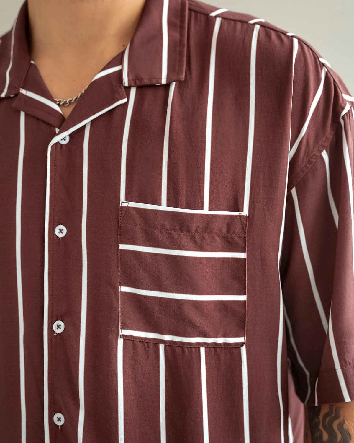 Camisa manga corta silueta oversized - Imagen 9