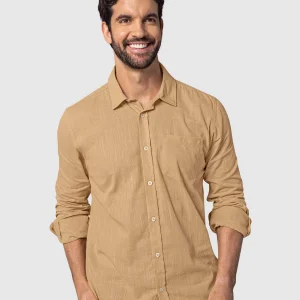 Camisa con botones y bolsillo en frente