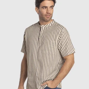 Camisa manga corta cuello nerú en tela tipo lino