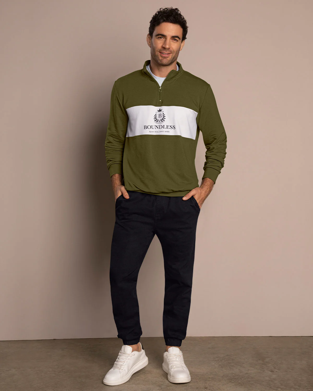 Buzo con cierre y estampado en frente - Imagen 4