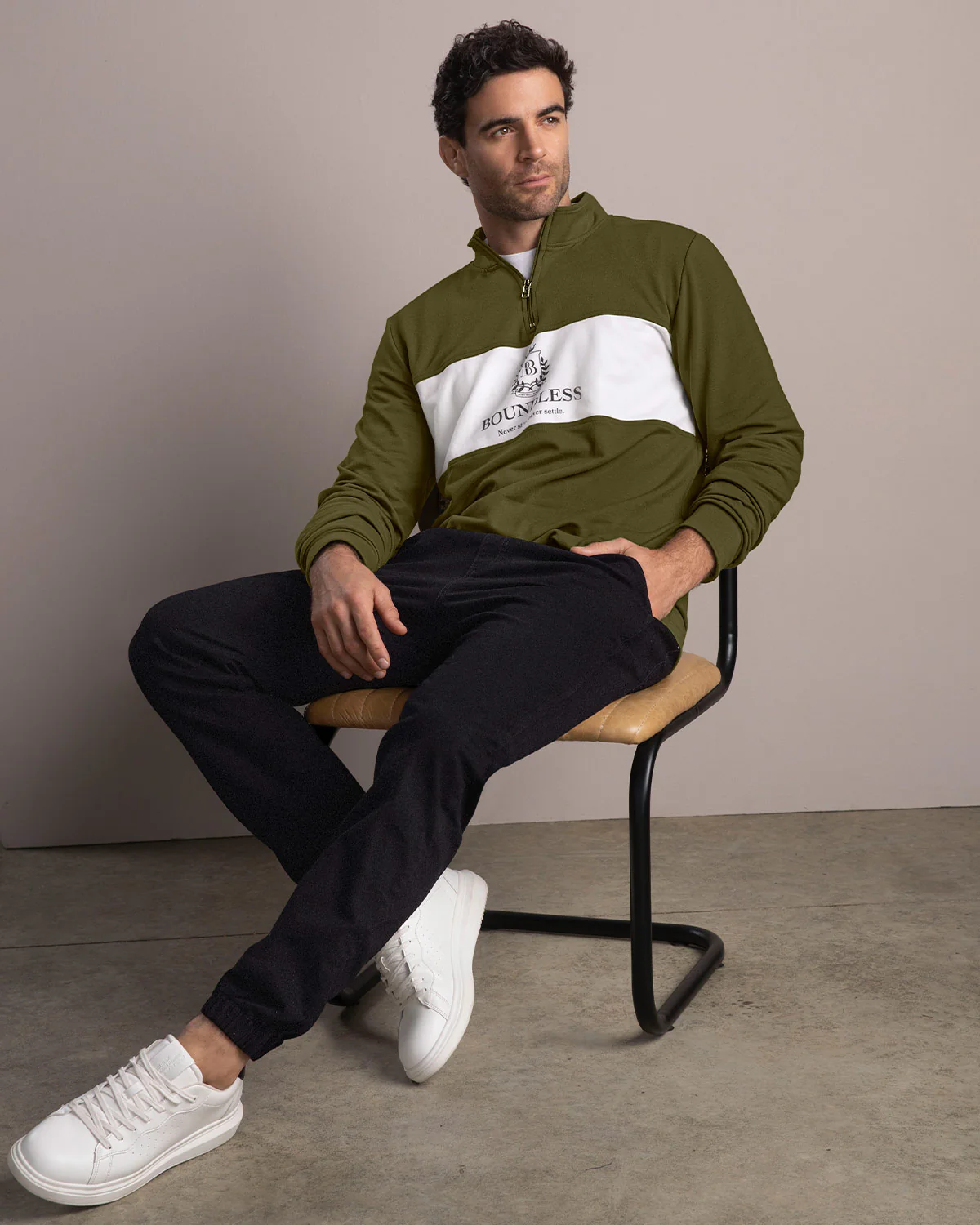 Buzo con cierre y estampado en frente - Imagen 5