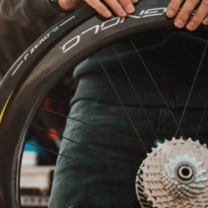 LLANTA PIRELLI 26-622 P ZERO RACE 4S 700X26C AZUL