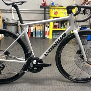 Bicicleta de Ruta Uranium Nuclear 2.0  - Shimano  105 -  mavic