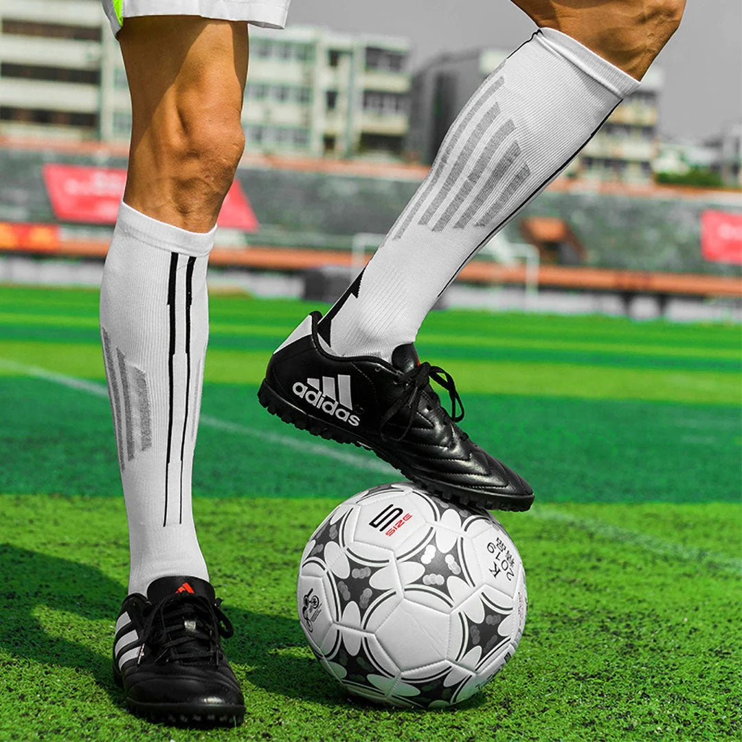 Calceta de Fútbol para Hombre Anatómicos y Acolchados. Color Blanco