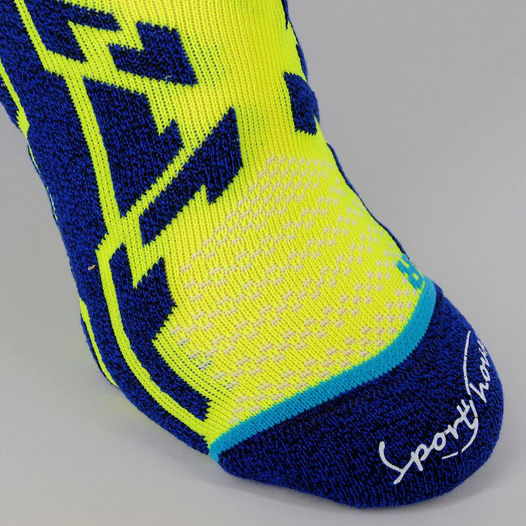 Calcetines Deportivos Técnicos Cortos de Compresión Sin Costuras. Color Amarillo - Imagen 4