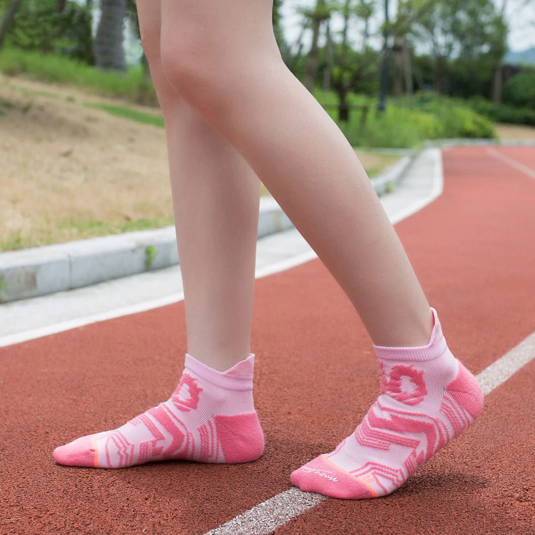 Calcetines Deportivos Técnicos Cortos de Compresión Antihongos. Color Rosa