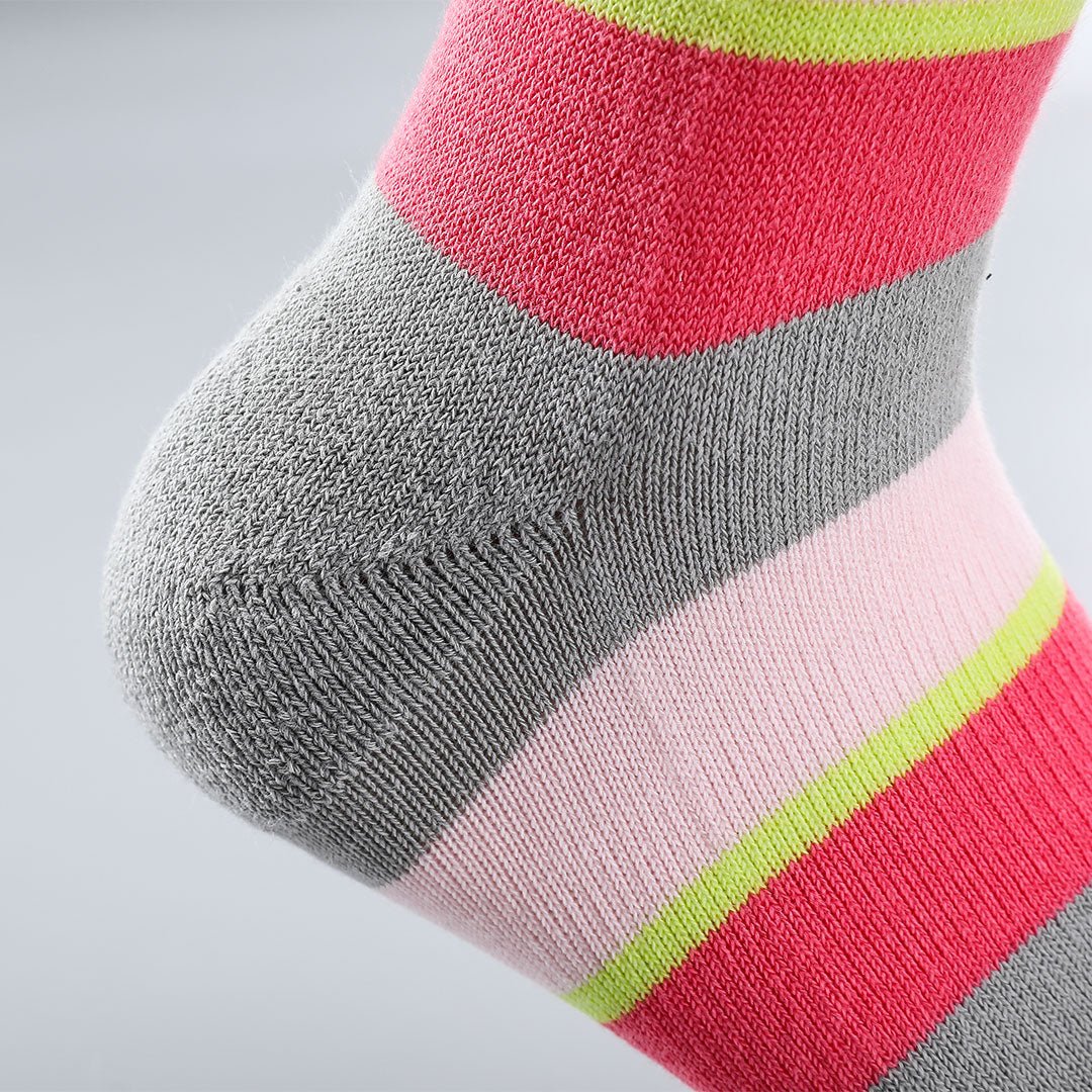 Calcetines Deportivos Técnicos de Compresión Sin Costuras. Color Rojo - Imagen 4