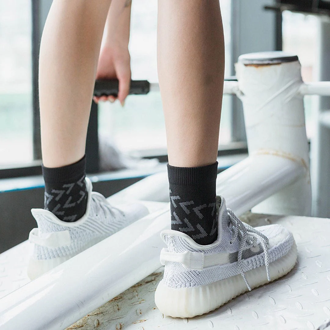 Calcetines Deportivos Técnicos de Compresión Antihongos. Color Negro