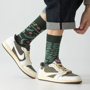 Calcetines divertidos de algodón "sin costuras". COCODRILO