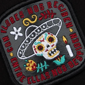 Gorra “Catrinas” – ¡La muerte nunca se vio tan viva!