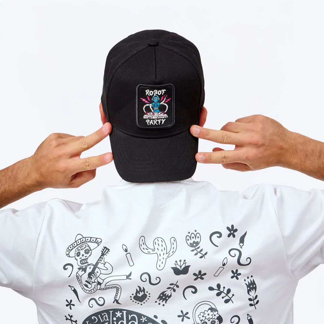 Gorra “Robot party” – ¡Fiesta en modo futuro!. Color Negro. - Imagen 5